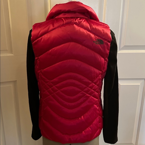 The North Face Down Filled Aconcagua 550 Puffer Vest Fuchsia Pink S NWOT - Picture 4 of 10